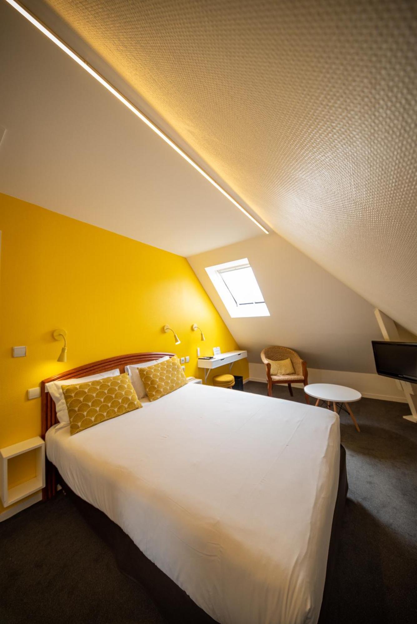 Hotel De Caen Bagian luar foto