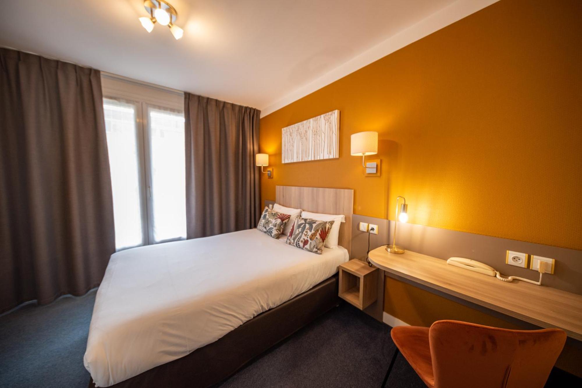 Hotel De Caen Bagian luar foto